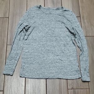Grey long-sleeved shirt
